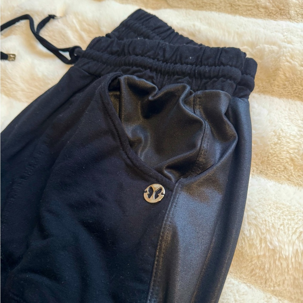 Black sweatpants size M. Unknown brand
